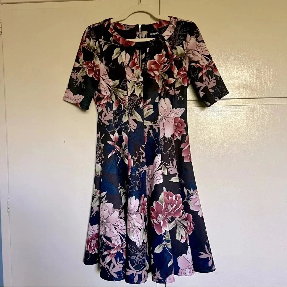 Roz & Ali Navy Blue Pink Floral Dress Size 6
